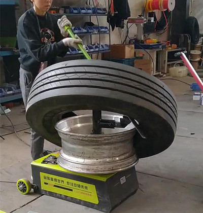 輪胎拆裝機(jī)